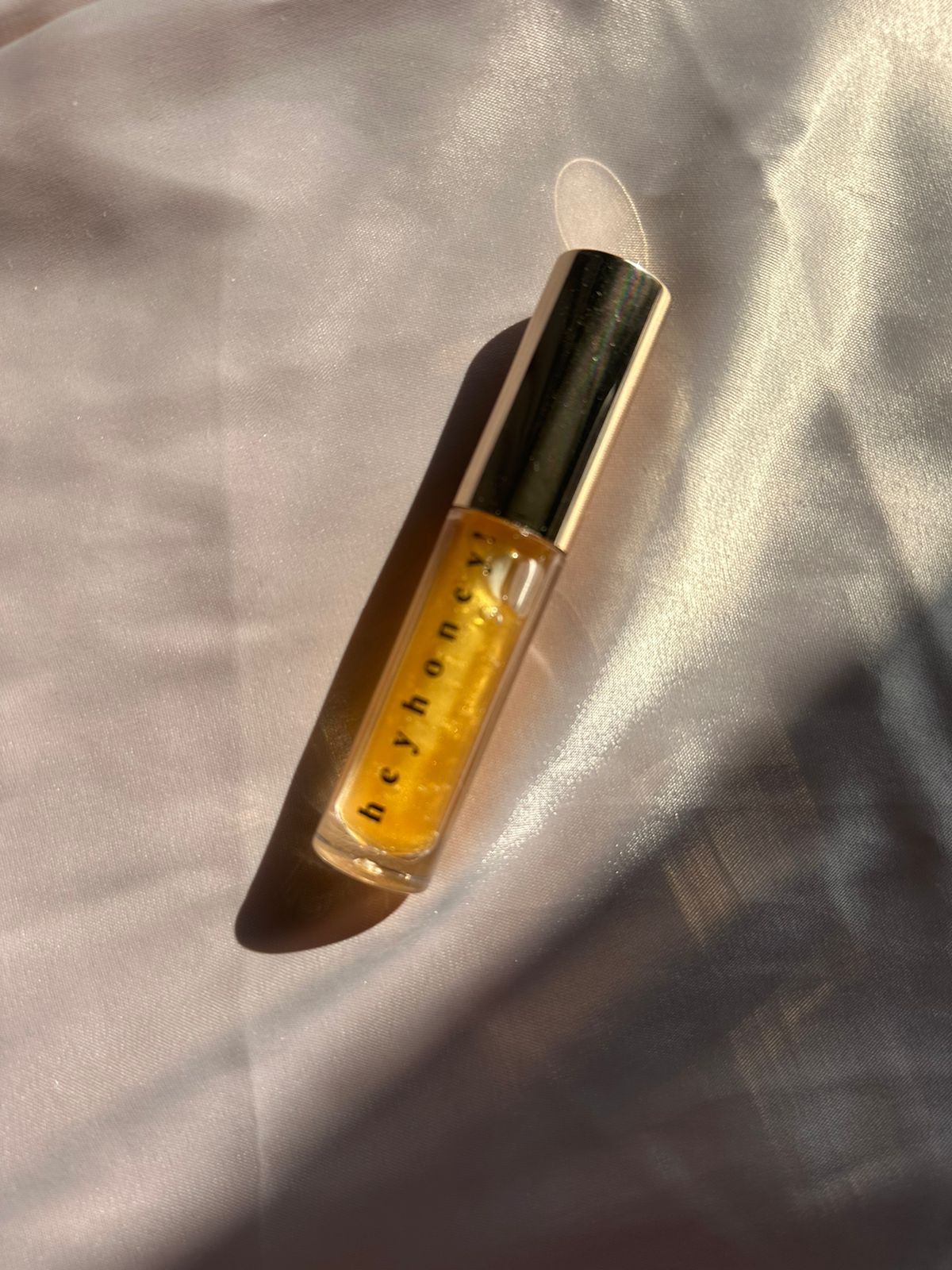 HeyHoney Tinted Lip Oil | Sparkly Mango | with SPF (10 ML)